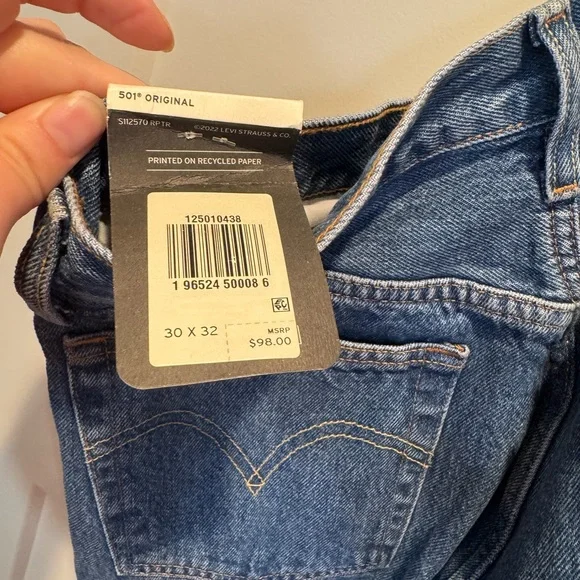 NWT Levi's Men's 501 Straight Leg Jeans in Classic Blue - Picture 3 of 8